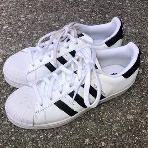 Adidas superstars